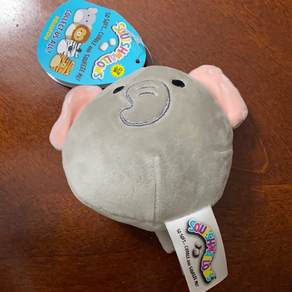 MILA THE ELEPHANT SQUISHMALLOW CLIP ON
